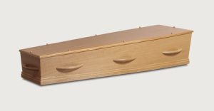 Eikenfineer kist met plat deksel en houten handvaten